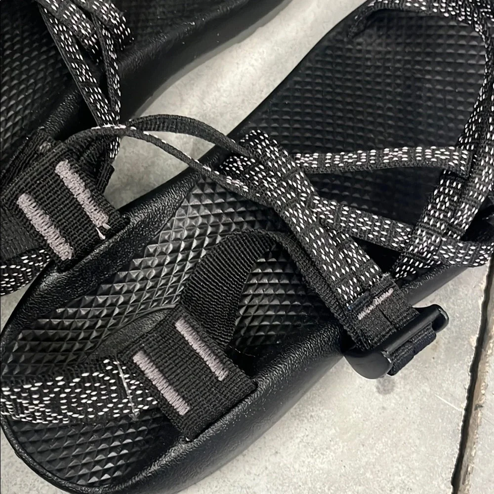 New Chaco ZX1 EcoTread Strappy Outdoor Sandals Kid 6 Woman 7-7.5 Black White